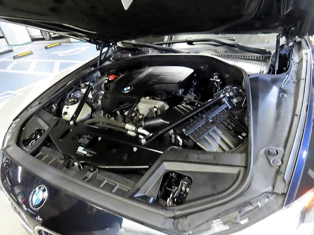 BMW 5 Series 2016 Negro - Importación desde Corea - HF Imports Iquique - Foto 19