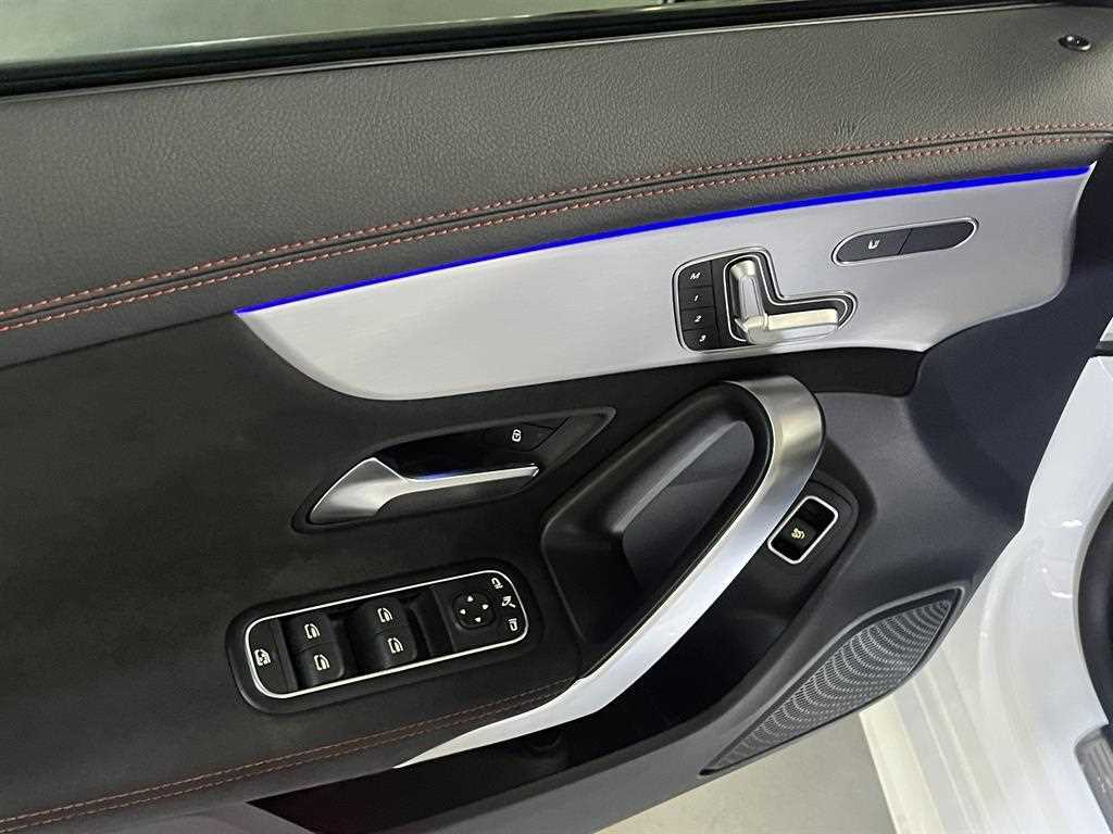Mercedes Benz CLA Class - Vista 11
