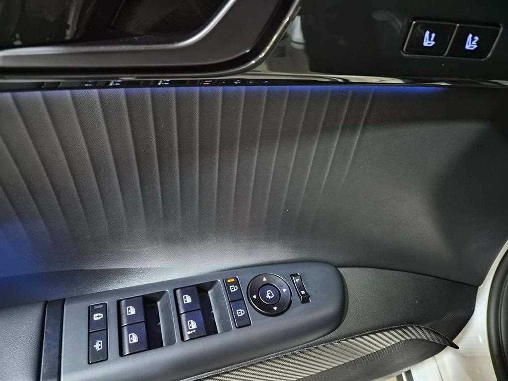 HYUNDAI Grandeur - Vista 12