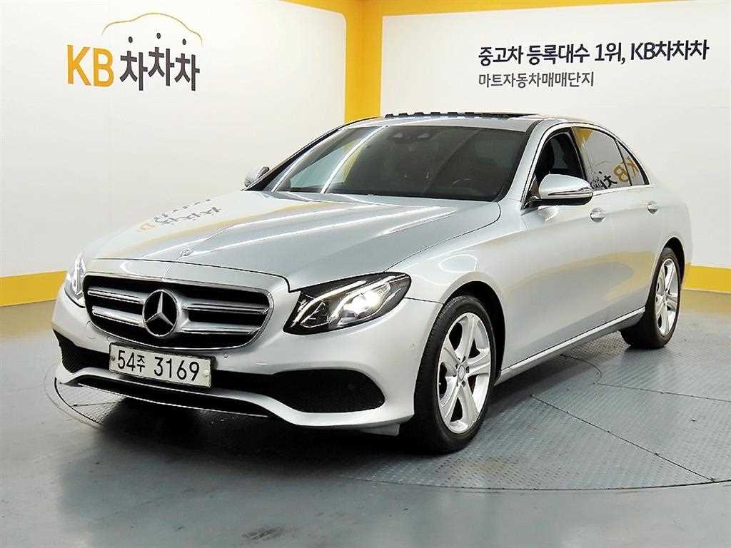 Mercedes Benz E class - Vista 2