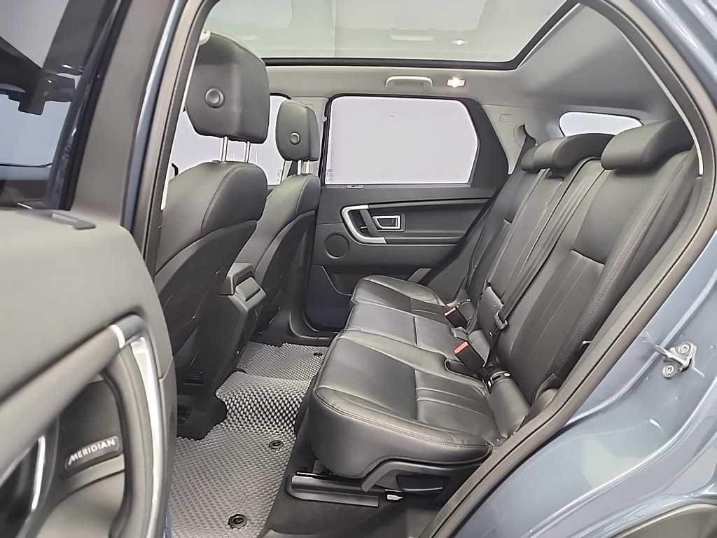 Land Rover Discovery Sports - Vista 12