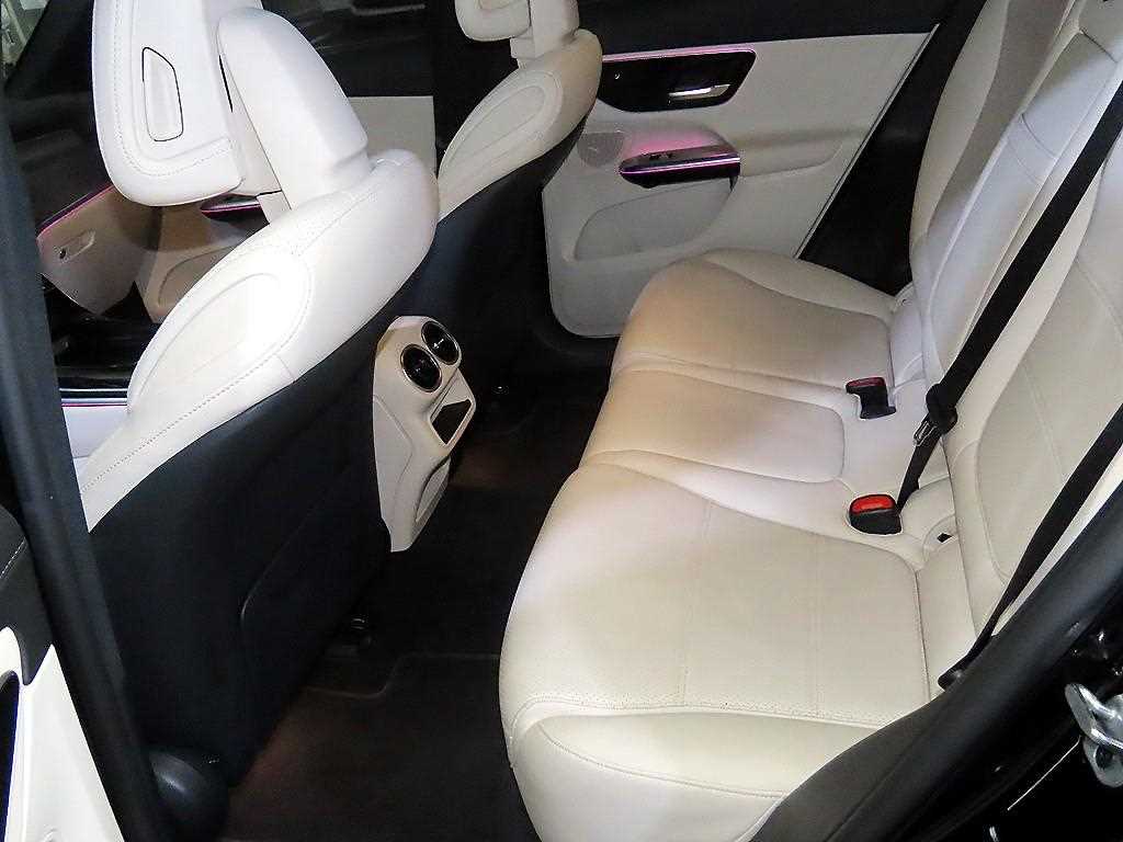 Mercedes Benz GLC Class - Vista 7