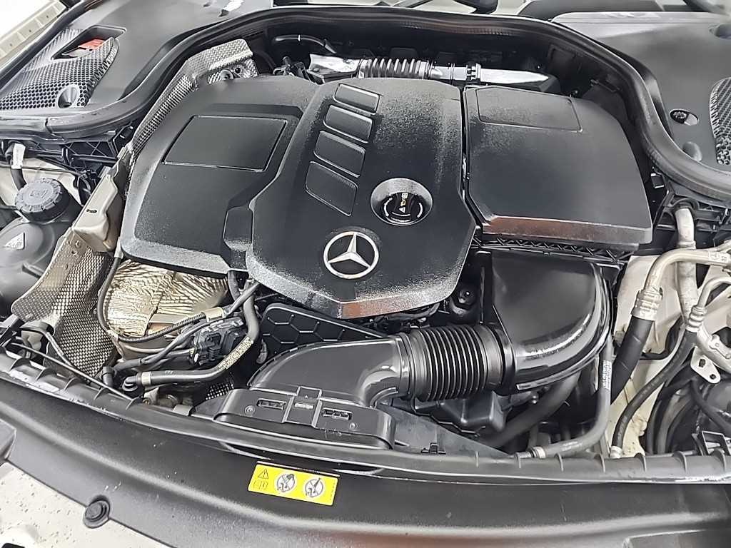 Mercedes Benz E class - Vista 5