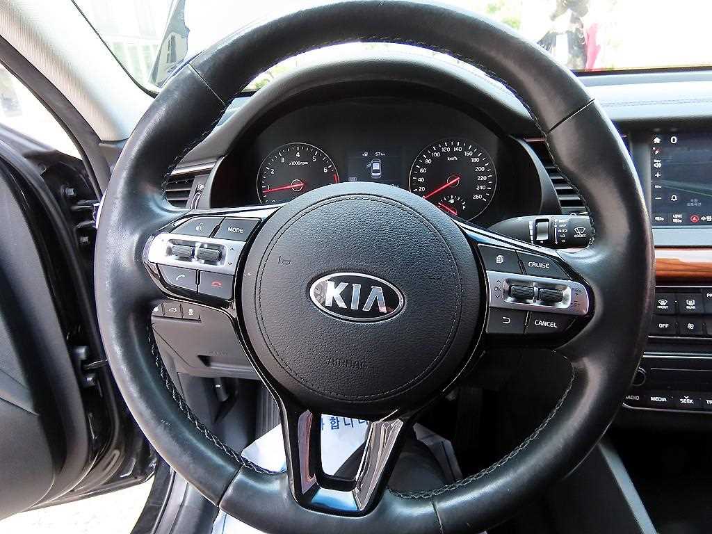 KIA K7 - Vista 8
