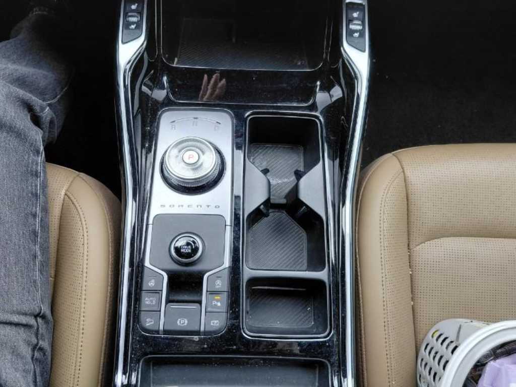KIA Sorento - Vista 9