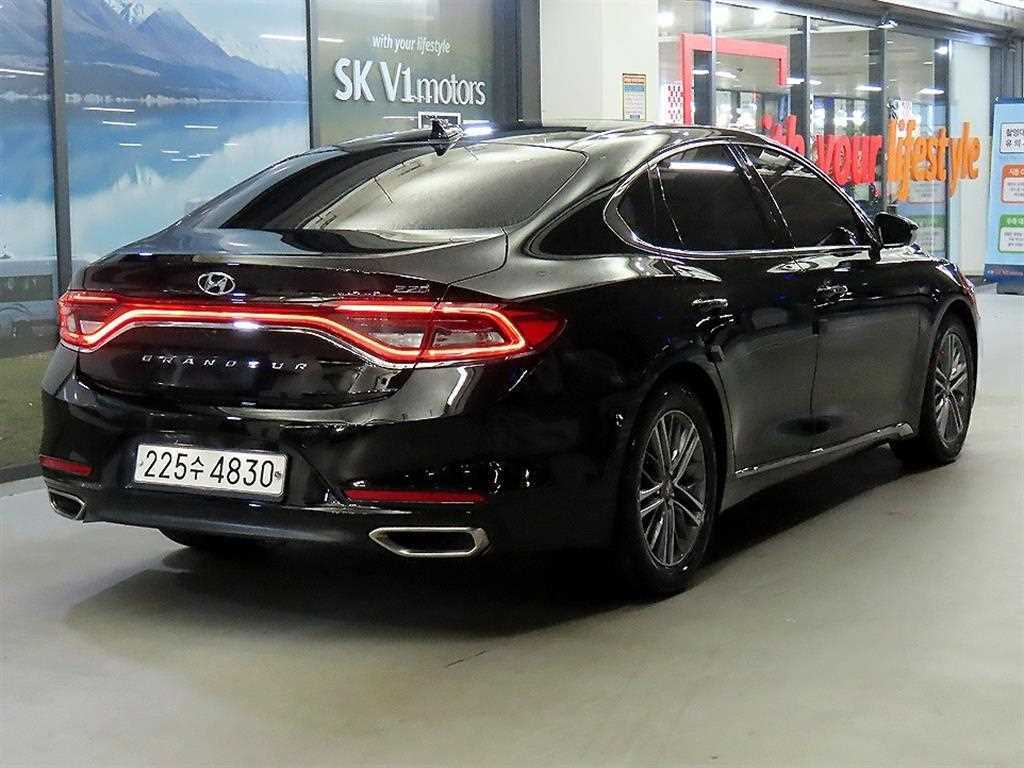 HYUNDAI Grandeur - Vista 4