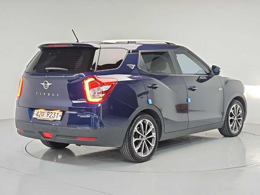 Ssangyong Tivoli - Vista 4