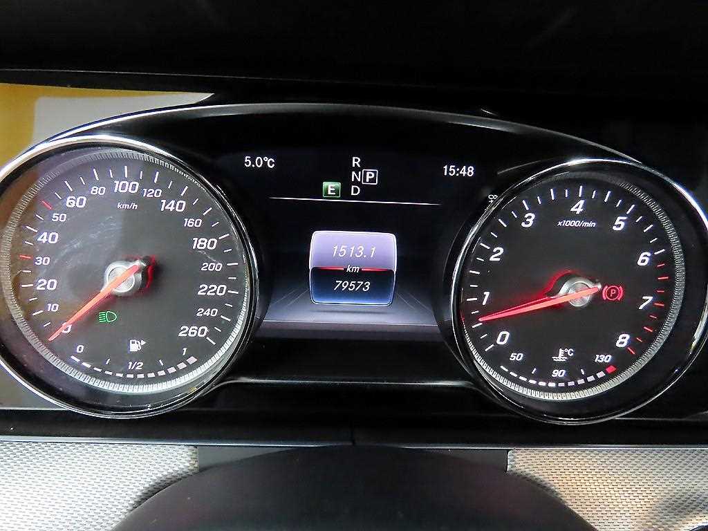 Mercedes Benz E class - Vista 8