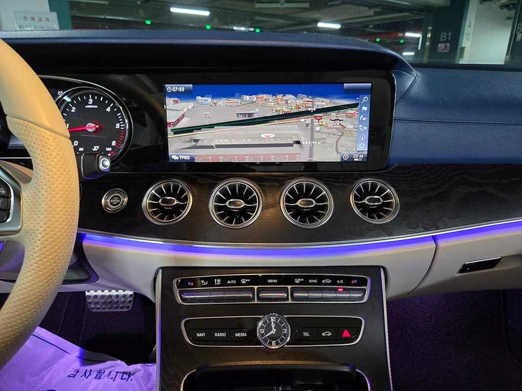 Mercedes Benz E class - Vista 11