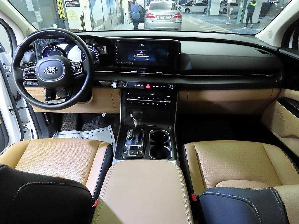 KIA Carnival - Vista 10