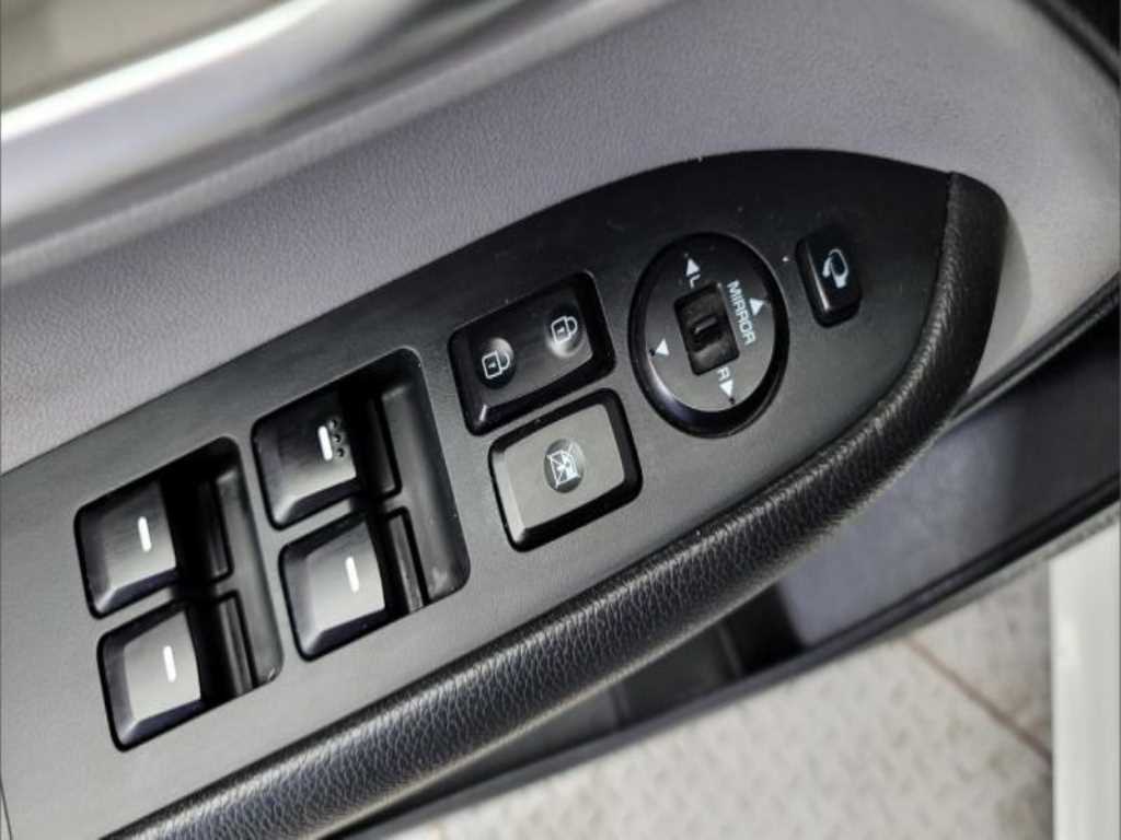 KIA Ray - Vista 10