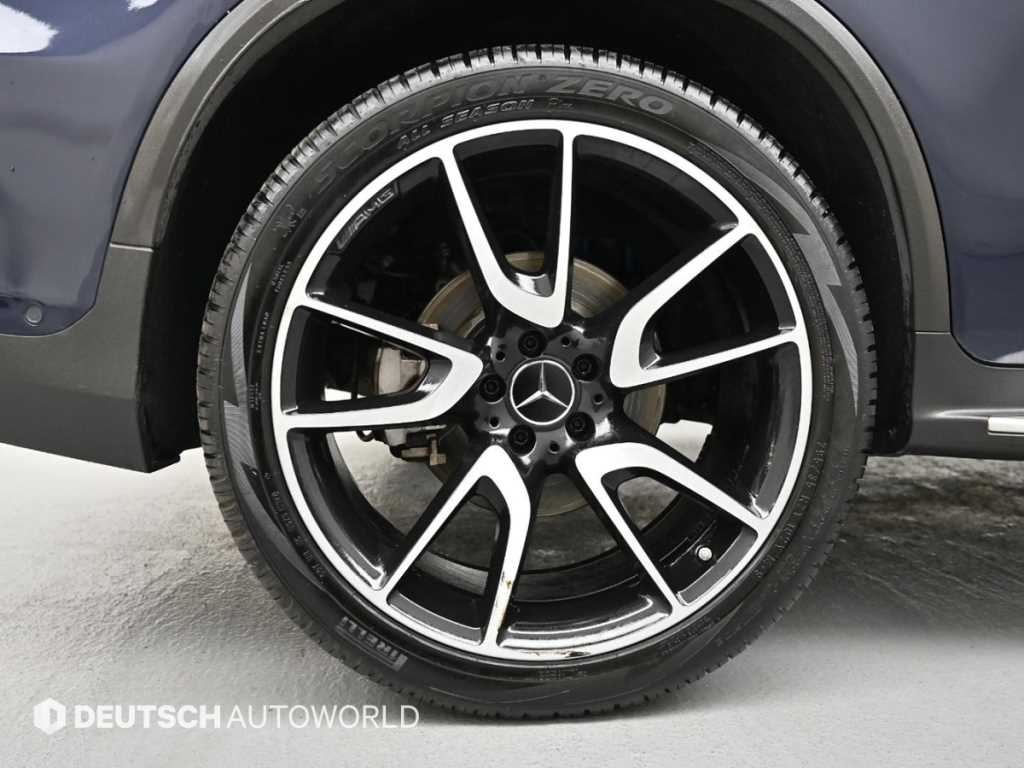 Mercedes Benz GLC Class - Vista 5