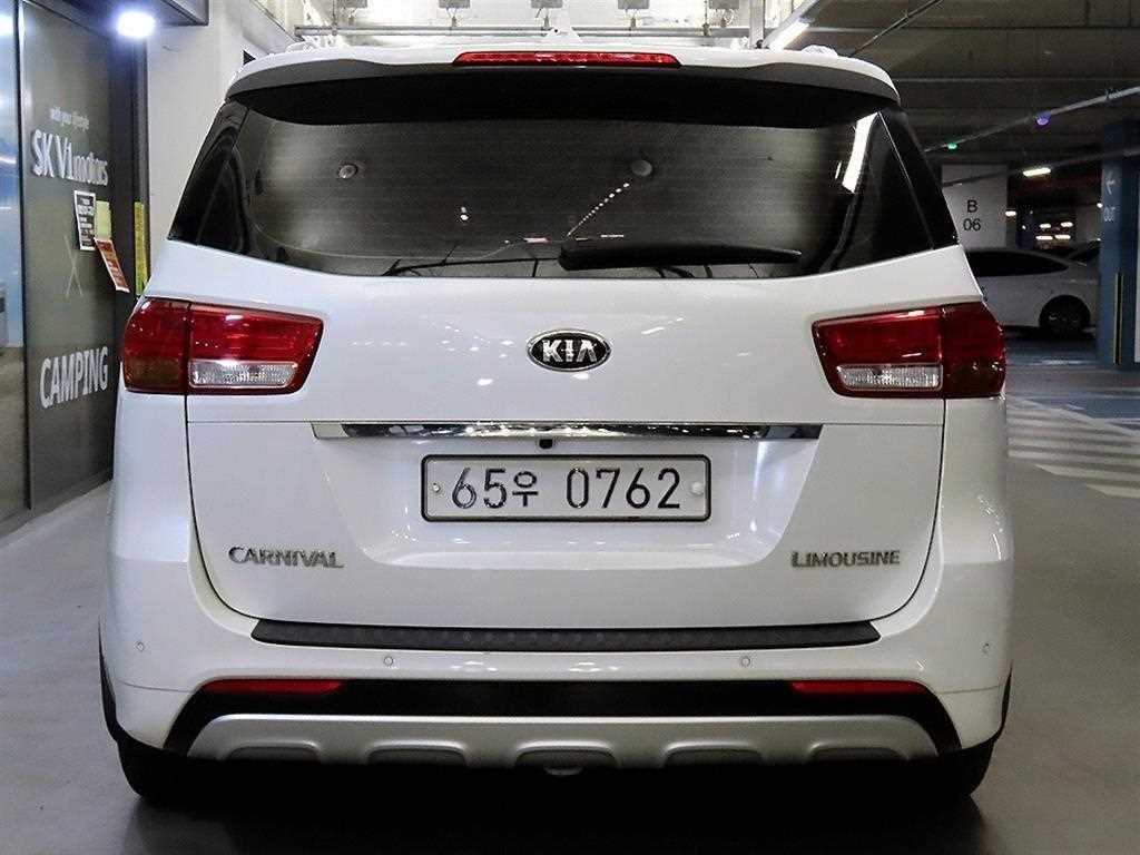 KIA Carnival - Vista 5