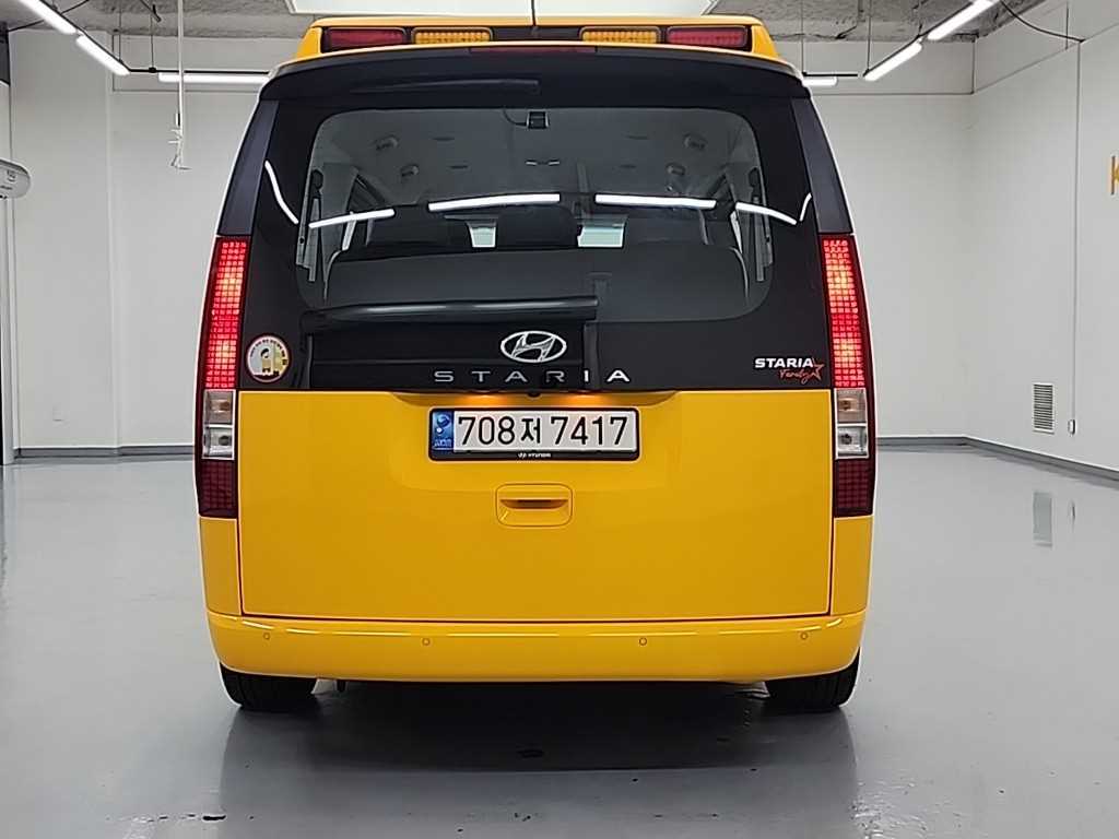 HYUNDAI Staria - Vista 3