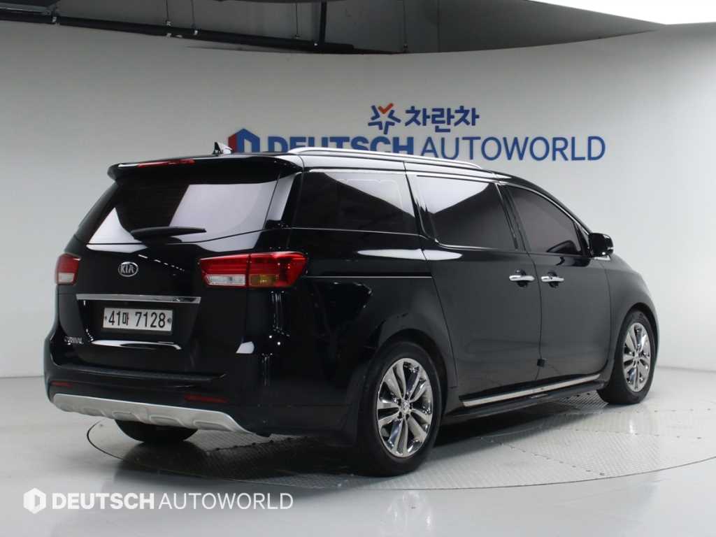 KIA Carnival - Vista 2