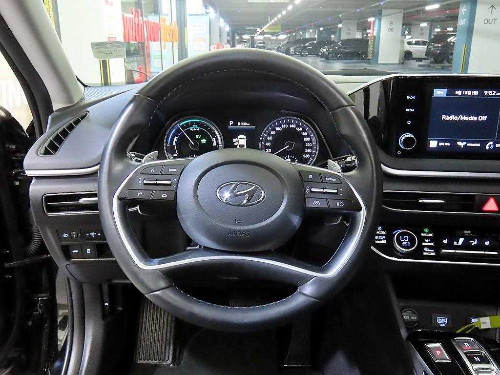 HYUNDAI Sonata - Vista 8