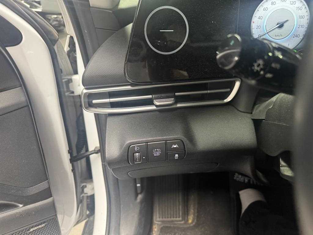 HYUNDAI Avante - Vista 10