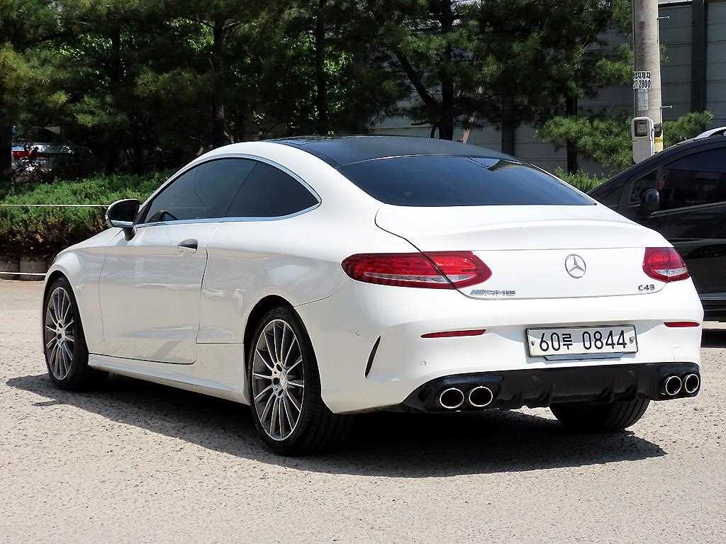 Mercedes Benz C Class - Vista 3