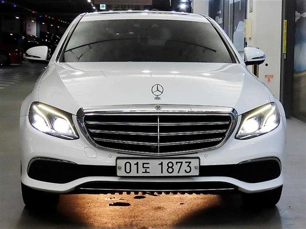 Mercedes Benz E class - Vista 2