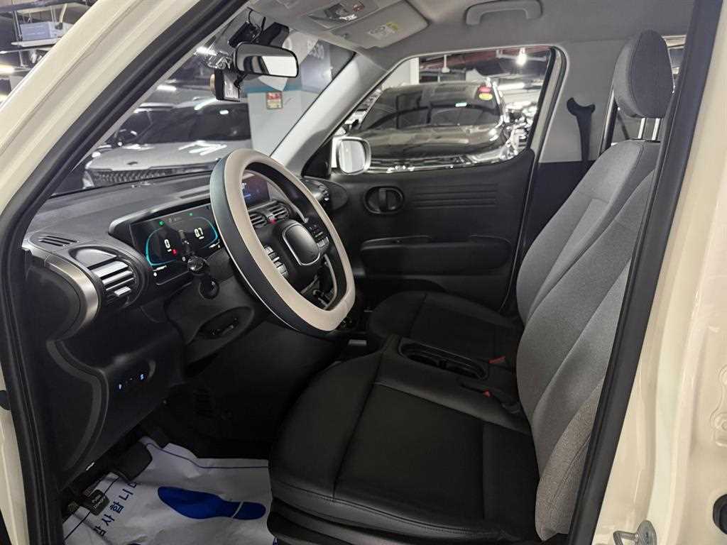 HYUNDAI Casper - Vista 9
