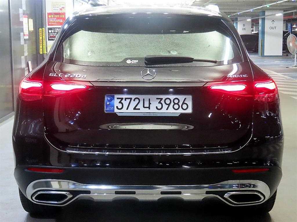 Mercedes Benz GLC Class - Vista 5