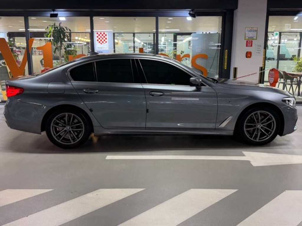 BMW 5 Series - Vista 3