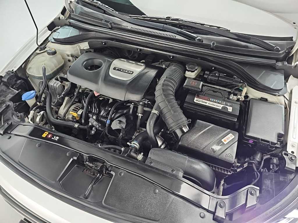 HYUNDAI Avante - Vista 5
