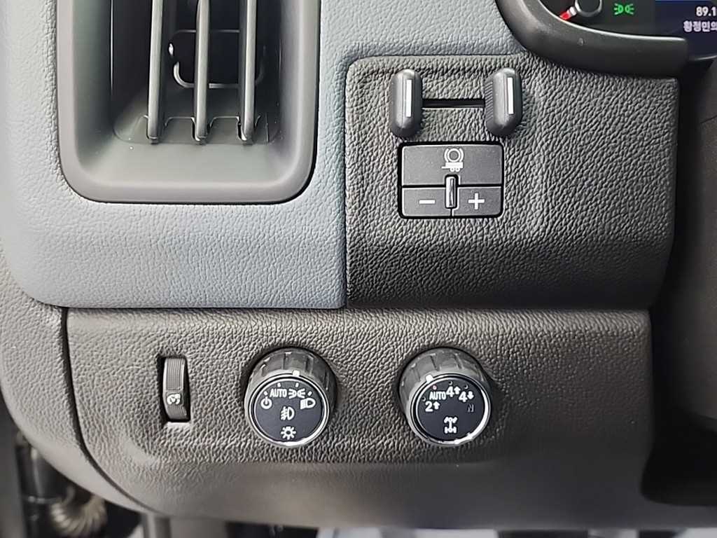 Chevrolet ?Colorado 2021 Negro - Importación desde Corea - HF Imports Iquique - Foto 17