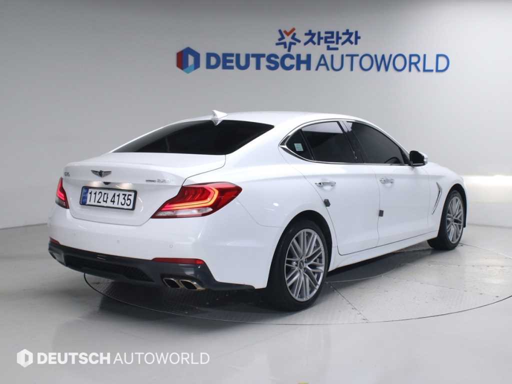 Genesis G70 - Vista 2