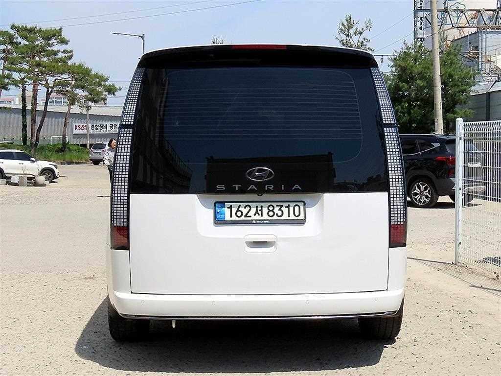 HYUNDAI Staria - Vista 4