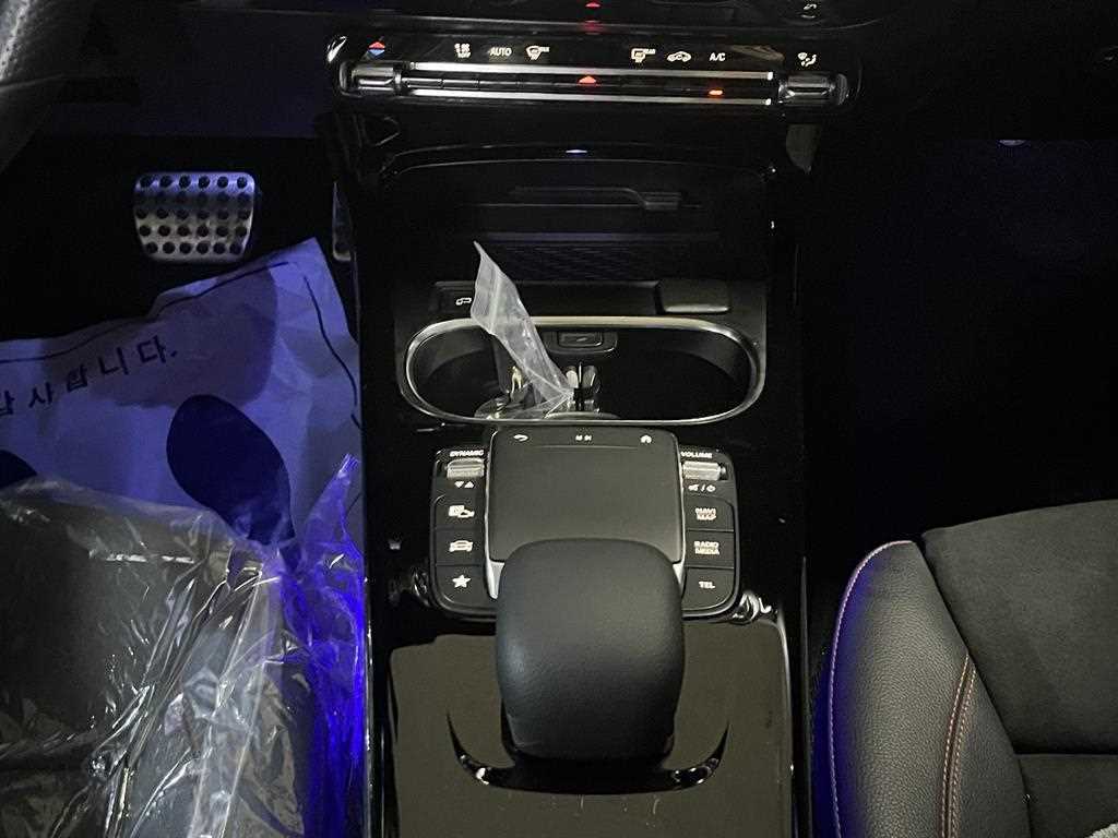 Mercedes Benz CLA Class - Vista 10