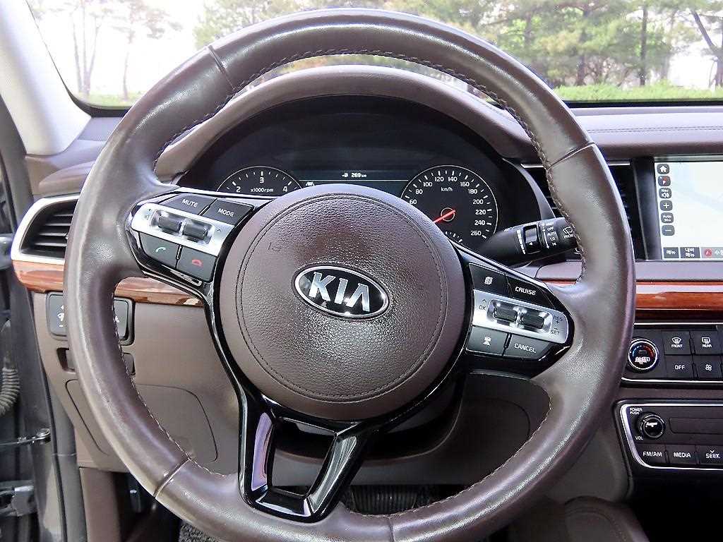 KIA K7 - Vista 8