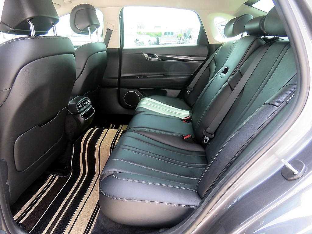Genesis G80 - Vista 8