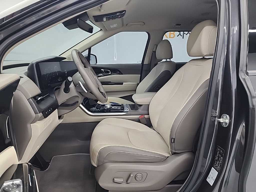 KIA Carnival - Vista 11