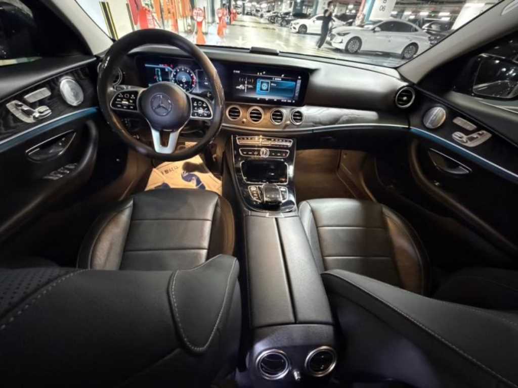 Mercedes Benz E class - Vista 6