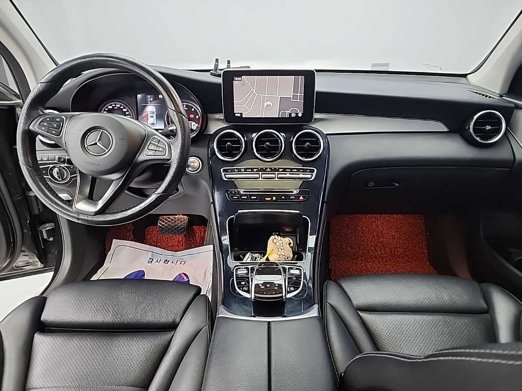 Mercedes Benz GLC Class - Vista 7
