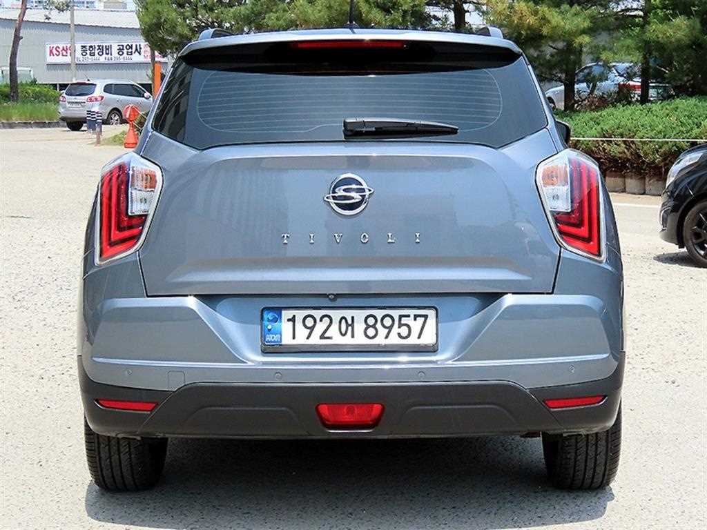 Ssangyong Tivoli - Vista 4