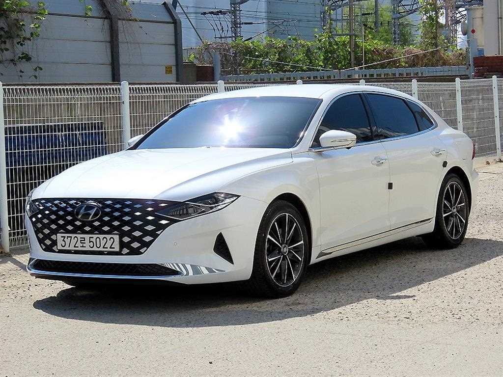 HYUNDAI Grandeur - Vista 2