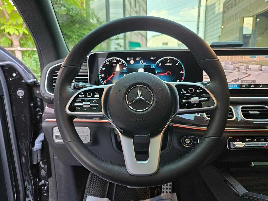 Mercedes Benz GLE Class - Vista 7