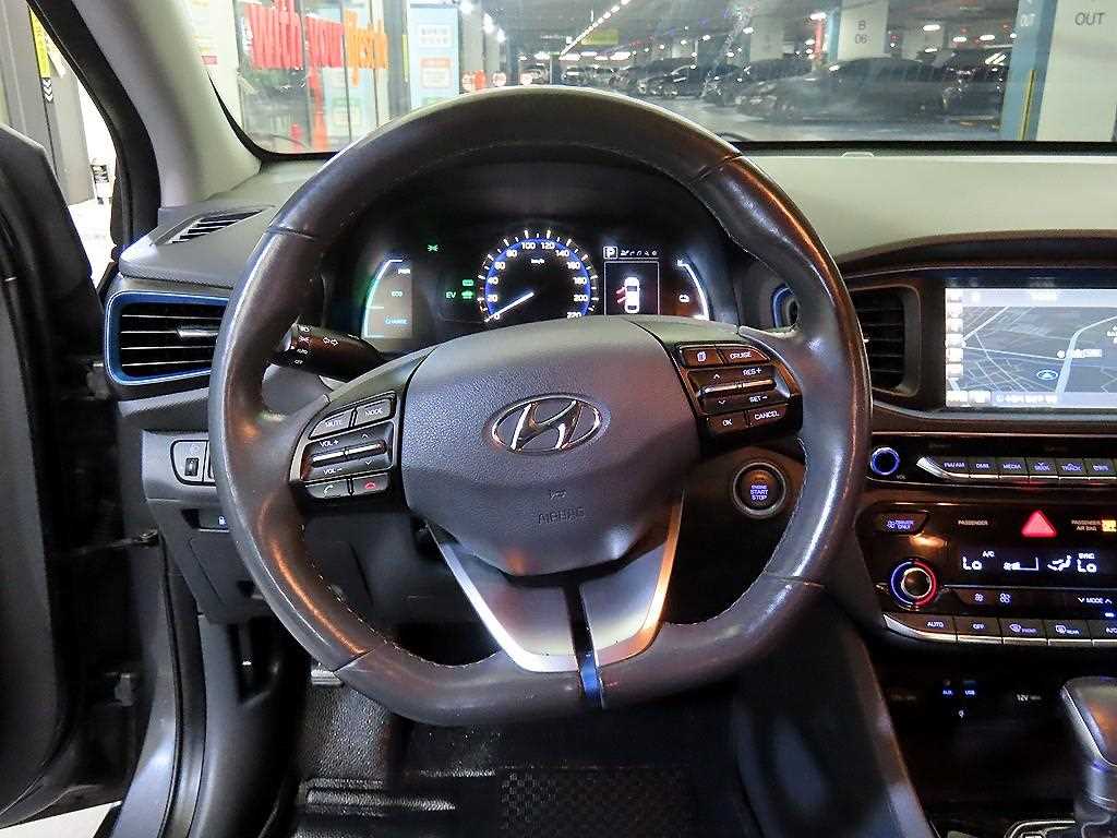 HYUNDAI Ioniq - Vista 8