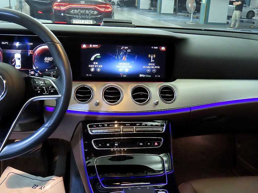 Mercedes Benz E class - Vista 11