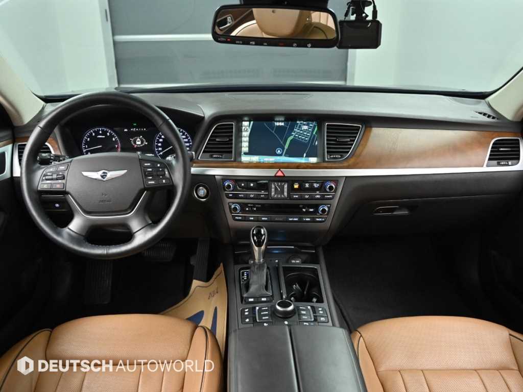 HYUNDAI Genesis - Vista 7