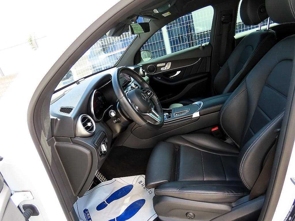 Mercedes Benz GLC Class - Vista 5