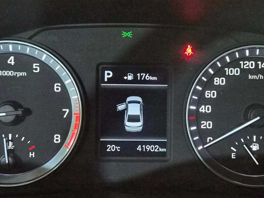 HYUNDAI Sonata - Vista 9