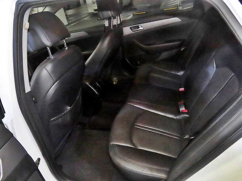 HYUNDAI Sonata - Vista 7