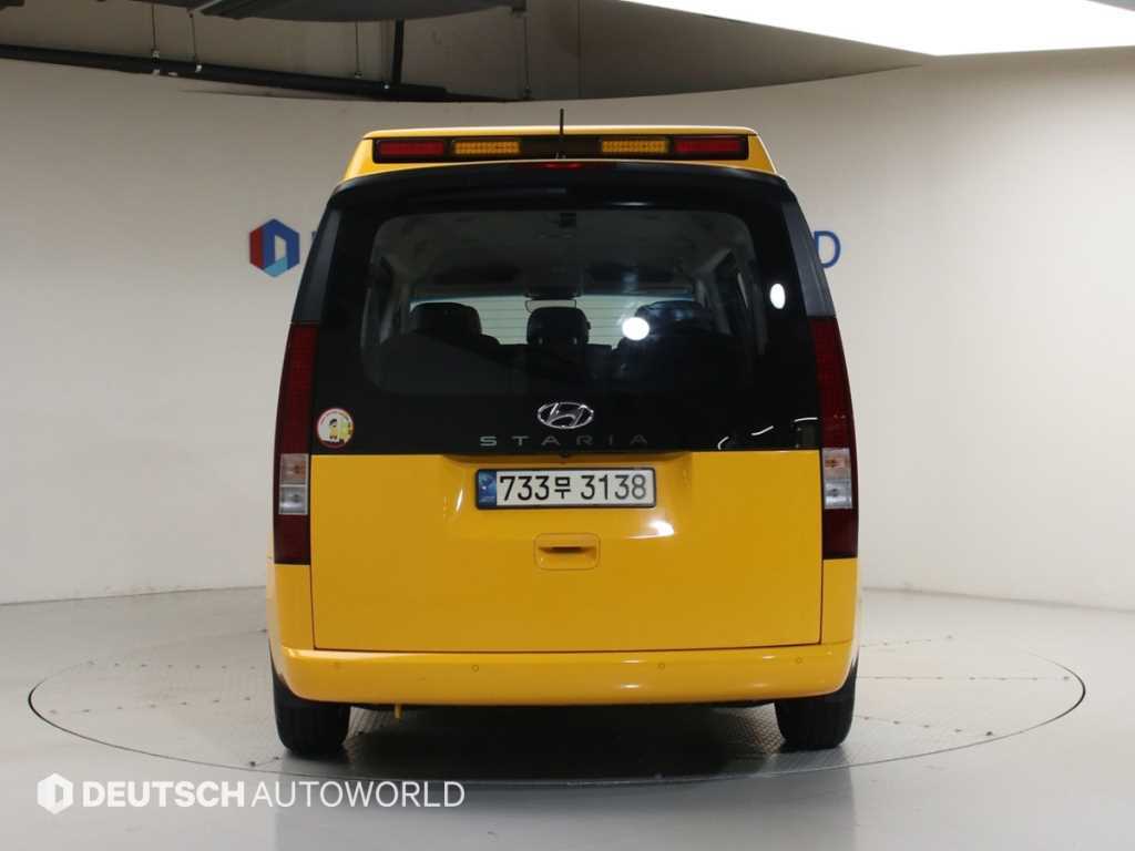 HYUNDAI Staria - Vista 4