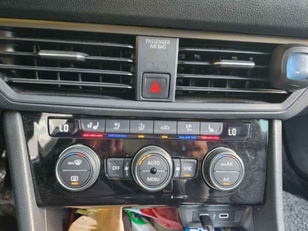 Volkswagen Jetta - Vista 6