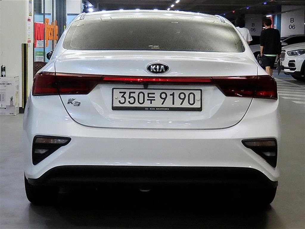 KIA K3 - Vista 5