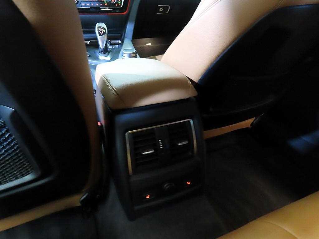 BMW 3 series 2018 Negro - Importación desde Corea - HF Imports Iquique - Foto 16