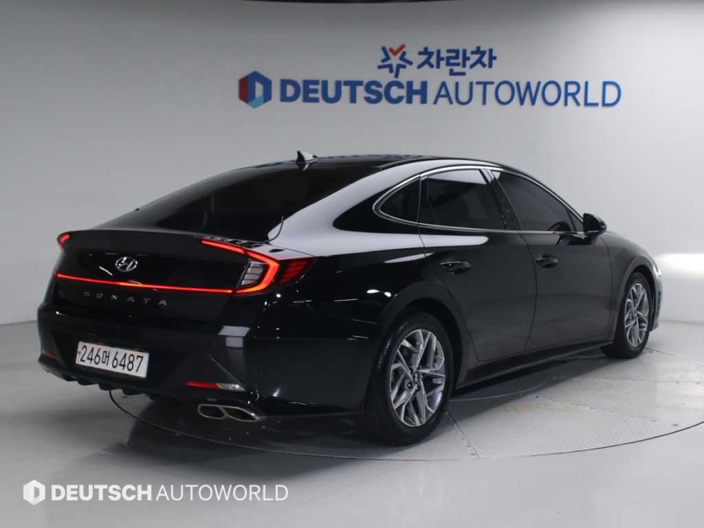 HYUNDAI Sonata - Vista 2